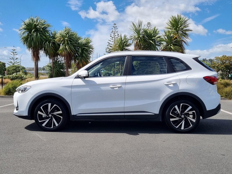 2025 MG ZS Essence 1.5Pht/3Hd image 3