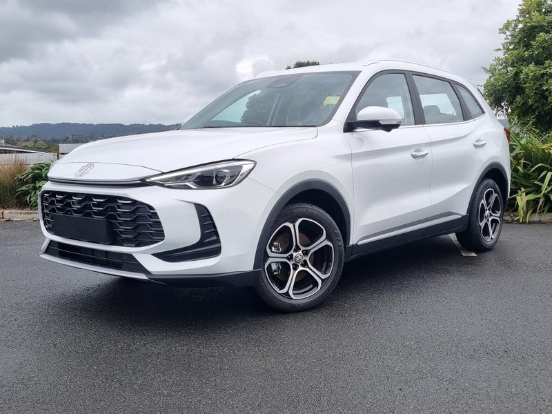 2025 MG ZS Excite 1.5 Petrol Hybrid image 3