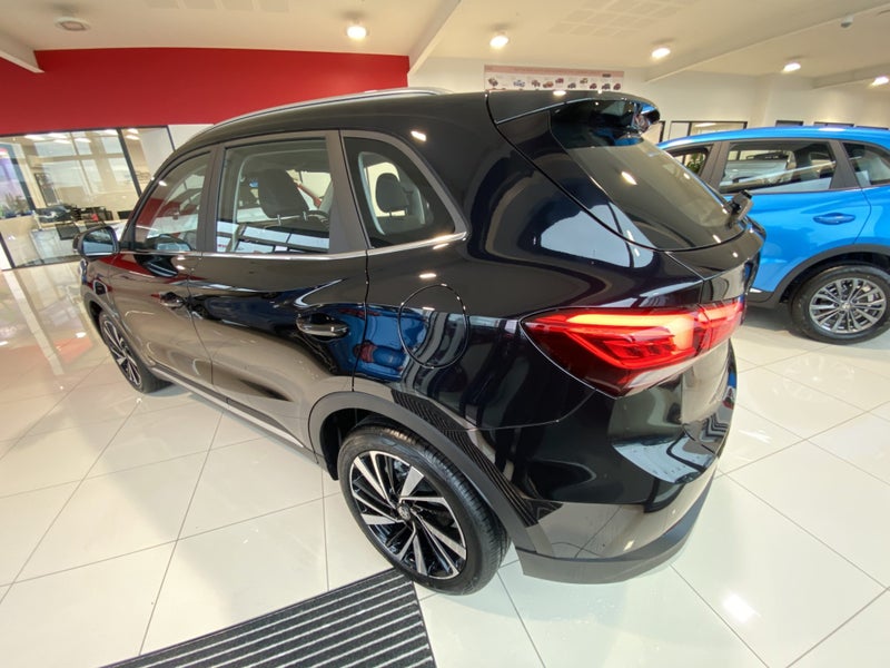 2025 MG ZS HEV Essence image 4
