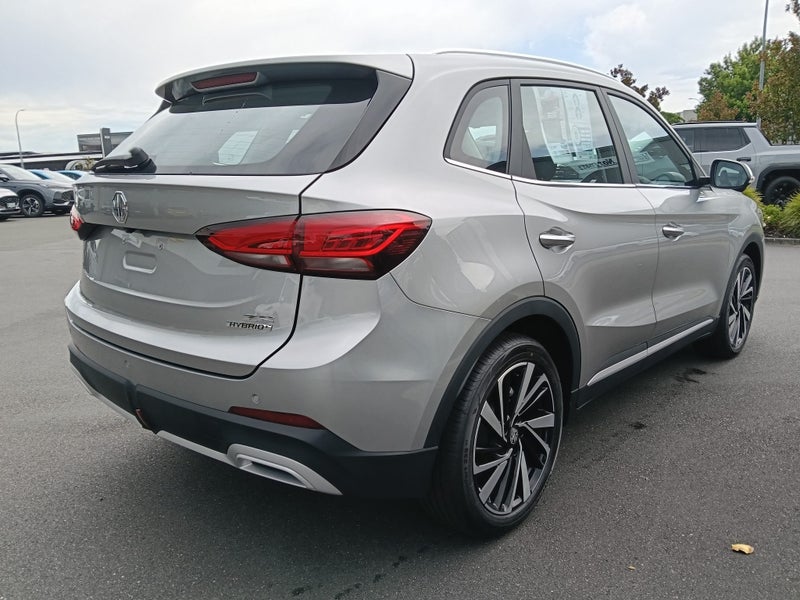 2025 MG ZS HEV Essence image 4