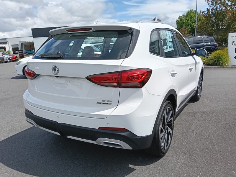 2025 MG ZS HEV Essence image 5