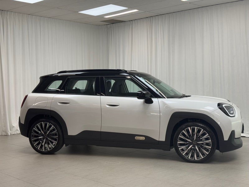 2025 MINI Aceman Aceman E image 3