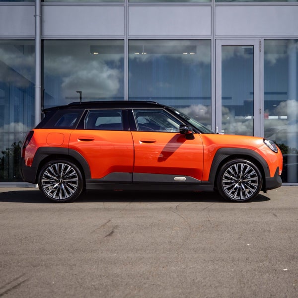2025 MINI Aceman E full Electric Classic image 3