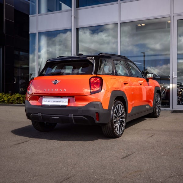 2025 MINI Aceman E full Electric Classic image 4