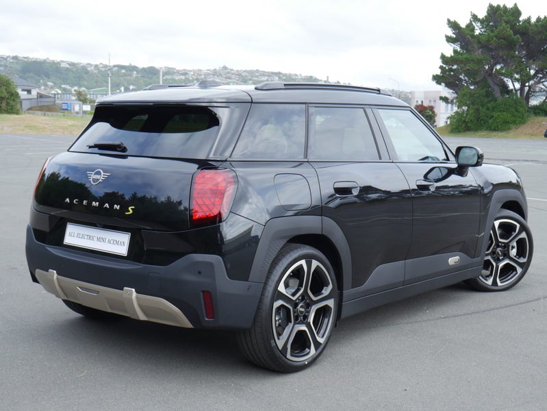 2025 MINI Aceman SE image 3