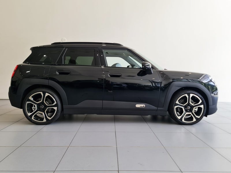 2025 MINI Aceman SE Favoured image 3