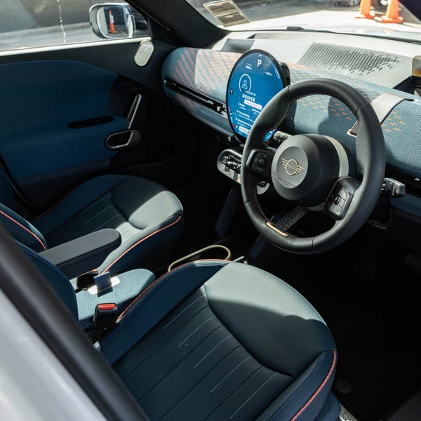 2025 MINI Aceman SE Favoured image 3