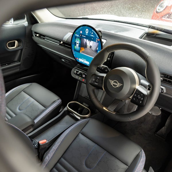 2025 MINI Cooper 5 Door Hatch Core image 3