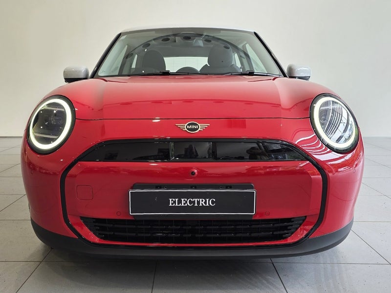 2025 MINI Cooper E Classic image 2
