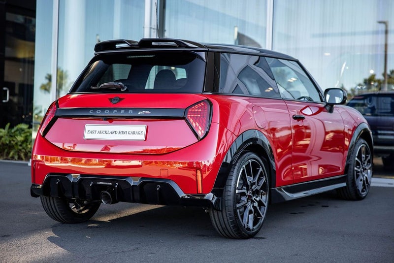 2025 MINI Cooper JCW 3 Door Favoured image 4