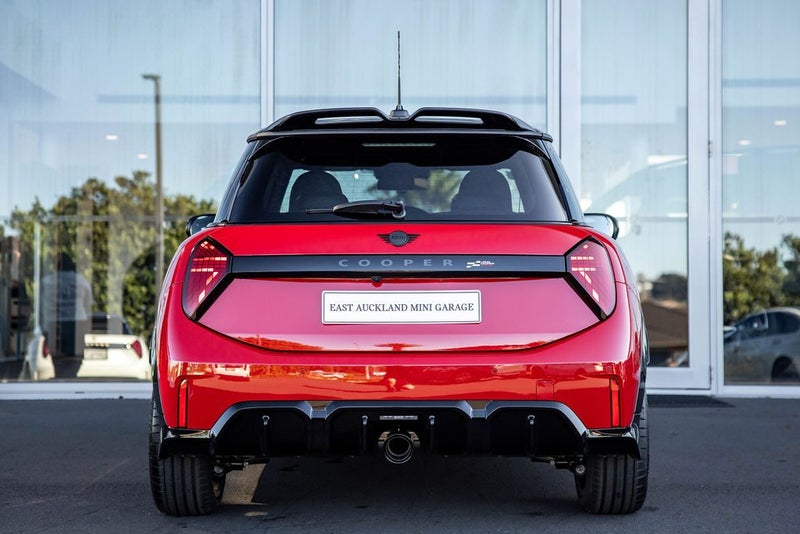 2025 MINI Cooper JCW 3 Door Favoured image 5