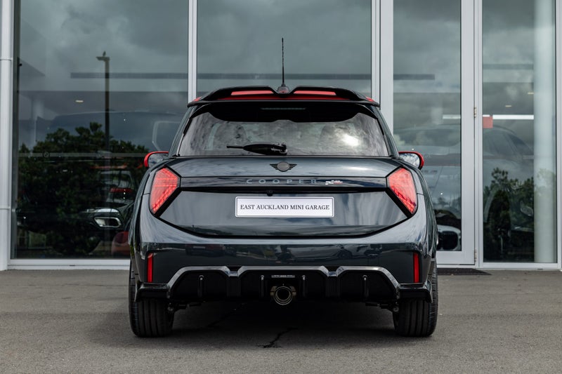 2025 MINI Cooper JCW 3-Door Favoured image 5
