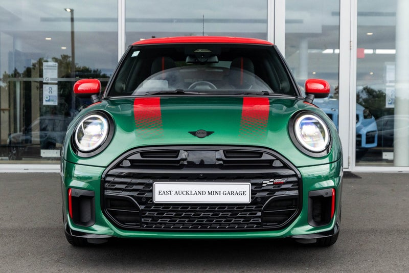2025 MINI Cooper JCW 3-Door Favoured image 2