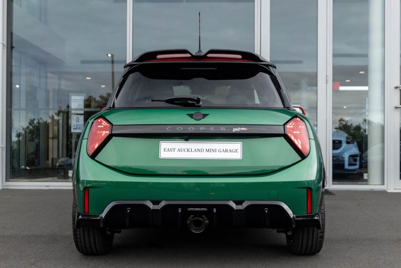 2025 MINI Cooper JCW 3-Door Favoured image 5