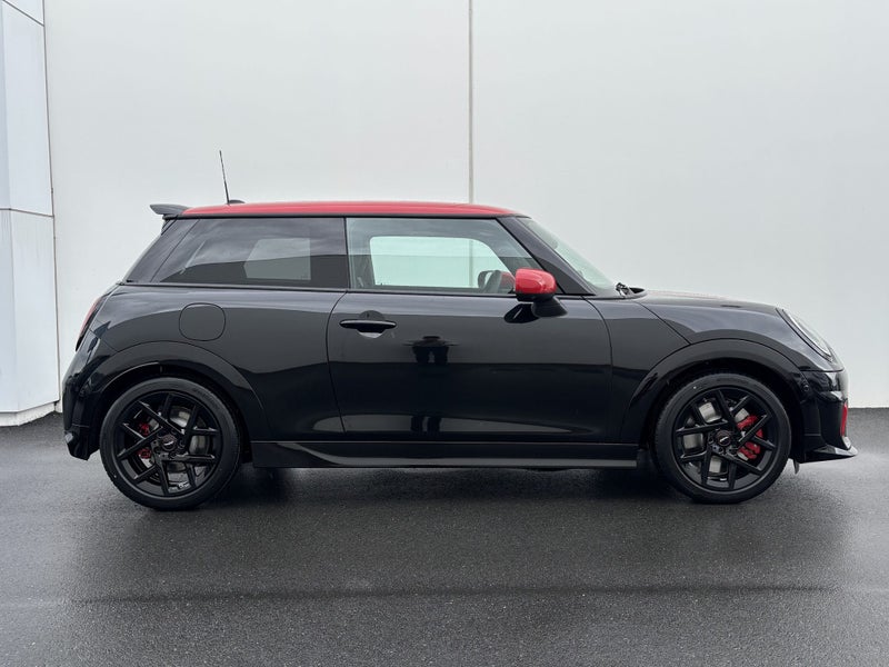 2025 MINI Cooper JCW 3-Door Hatch image 3