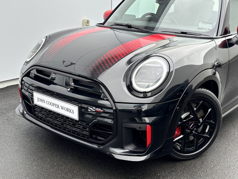 2025 MINI Cooper JCW 3-Door Hatch image 4