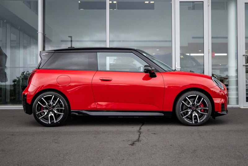 2025 MINI Cooper JCW E Full electric image 3