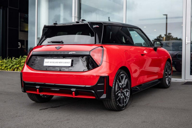2025 MINI Cooper JCW E Full electric image 4