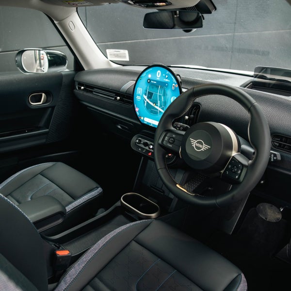 2025 MINI Cooper S 3 Door Hatch Classic image 3