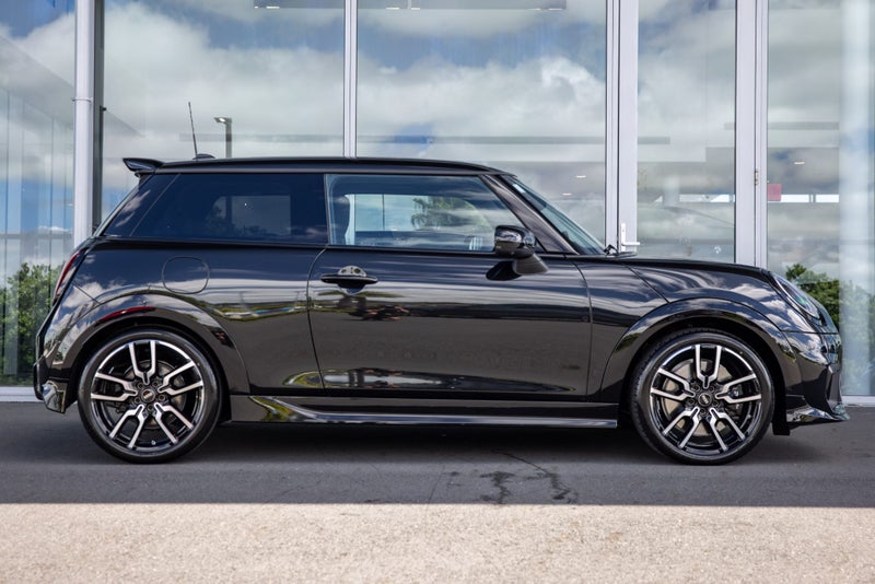 2025 MINI Cooper S 3 door JCW Sport image 3