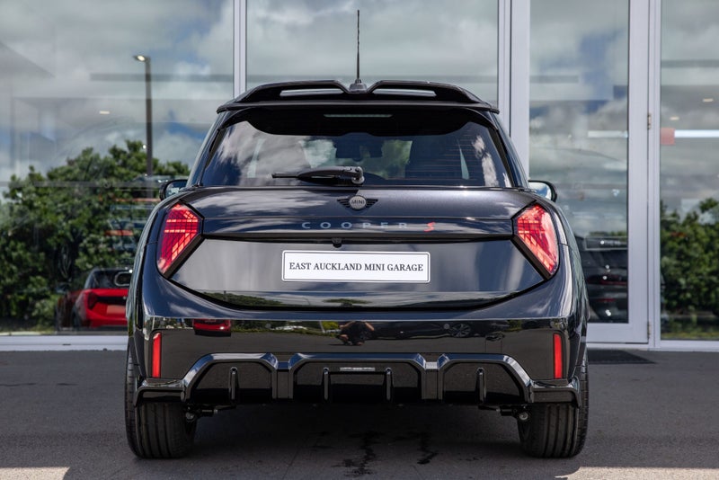 2025 MINI Cooper S 3 door JCW Sport image 4