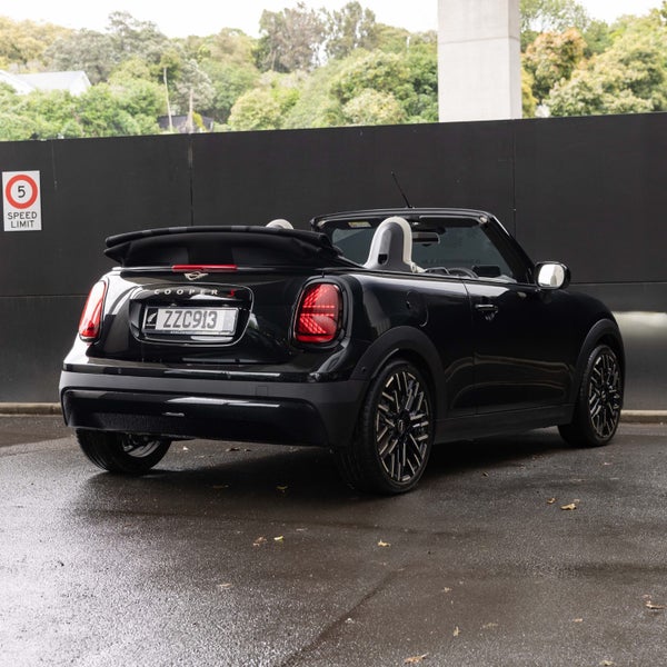 2025 MINI Cooper S Convertible Favoured image 2