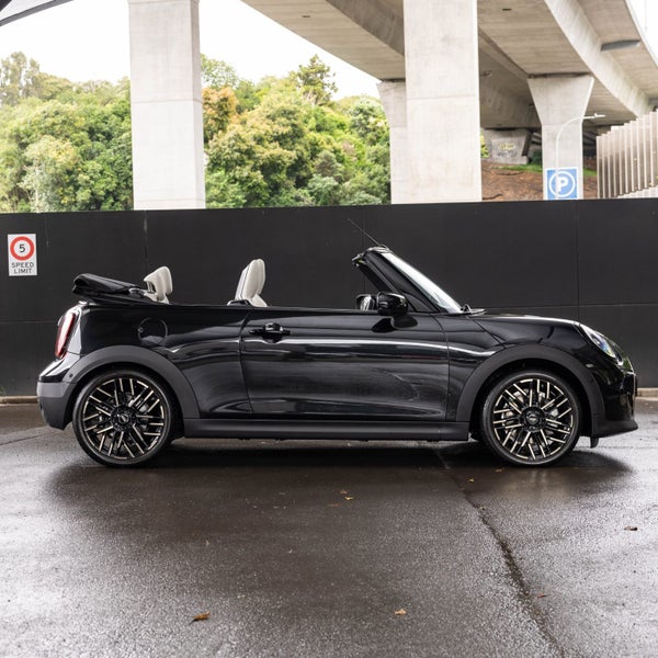 2025 MINI Cooper S Convertible Favoured image 4