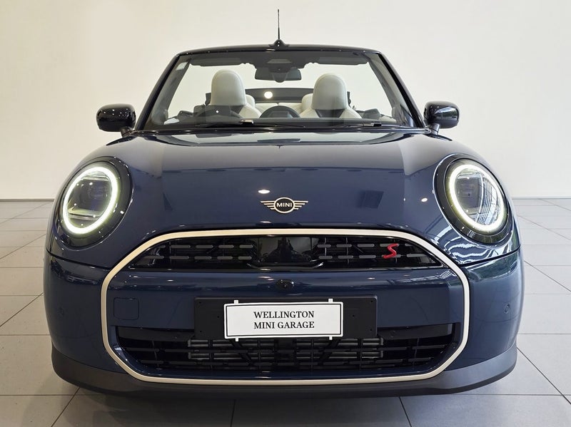 2025 MINI Cooper S Convertible Favoured image 4