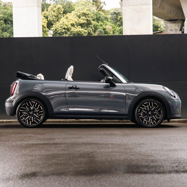 2025 MINI Cooper S Convertible Favoured image 3