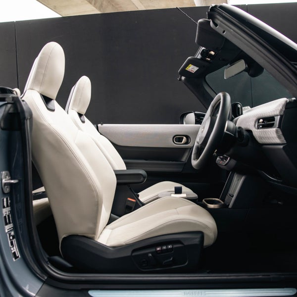 2025 MINI Cooper S Convertible Favoured image 5