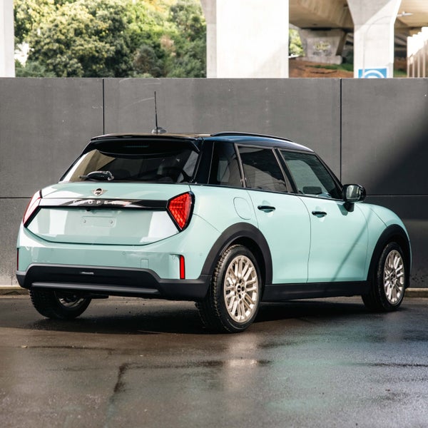 2025 MINI Cooper S Favoured image 2