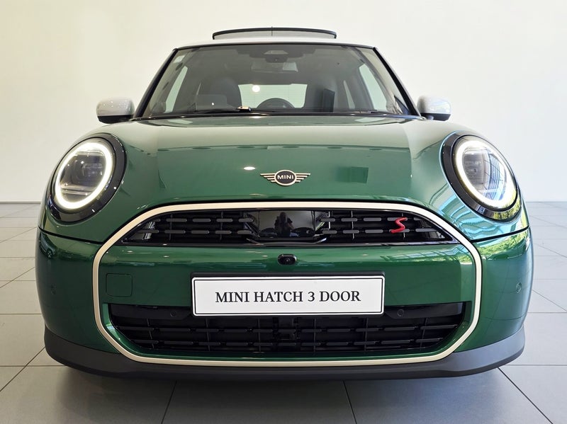 2025 MINI Cooper S Favoured Spec 3dr image 2