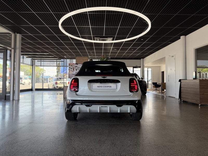 2025 MINI Cooper S JCW Sport image 5