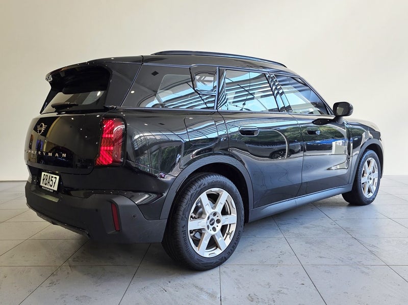 2025 MINI Countryman C Core image 2