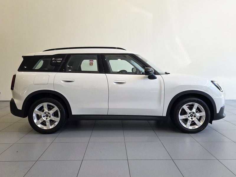2025 MINI Countryman C Core image 3