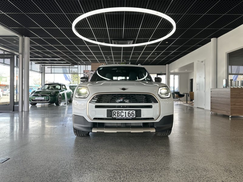 2025 MINI Countryman C Favoured image 2