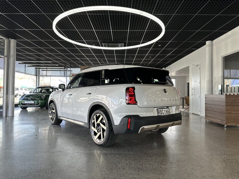 2025 MINI Countryman C Favoured image 4