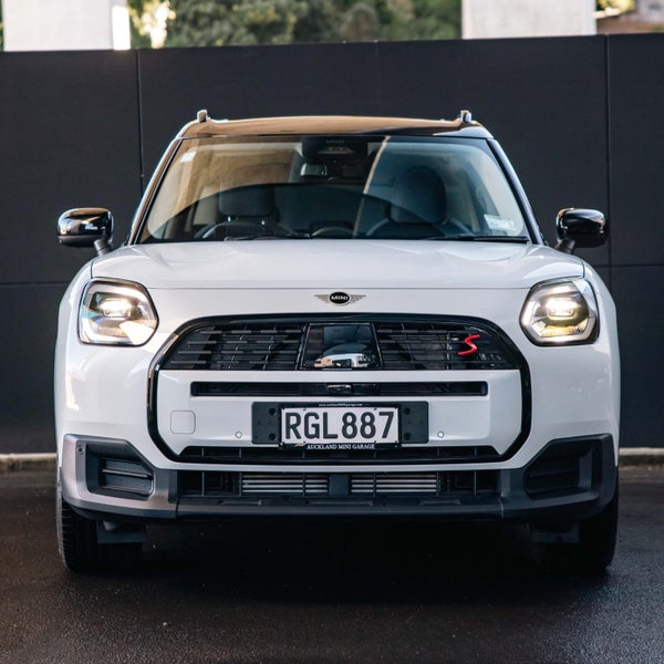 2025 MINI Countryman Cooper S Classic image 4