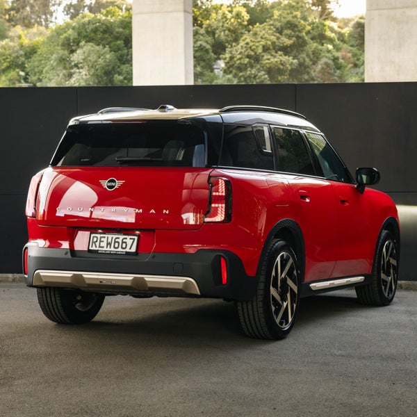 2025 MINI Countryman Cooper S Favoured 2.0L image 2