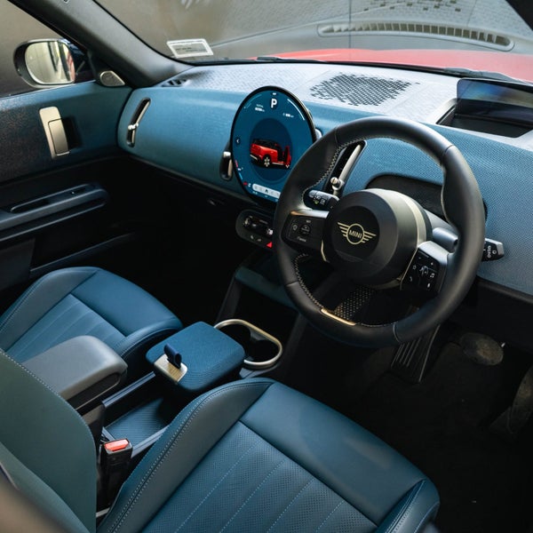 2025 MINI Countryman Cooper S Favoured 2.0L image 3