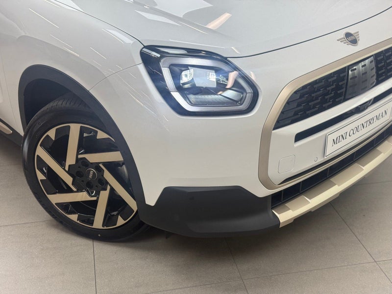 2025 MINI Countryman Countryman C Favoured image 2