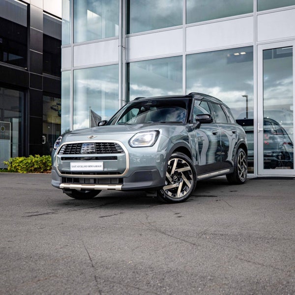 2025 MINI Countryman Countryman C Favoured image 1