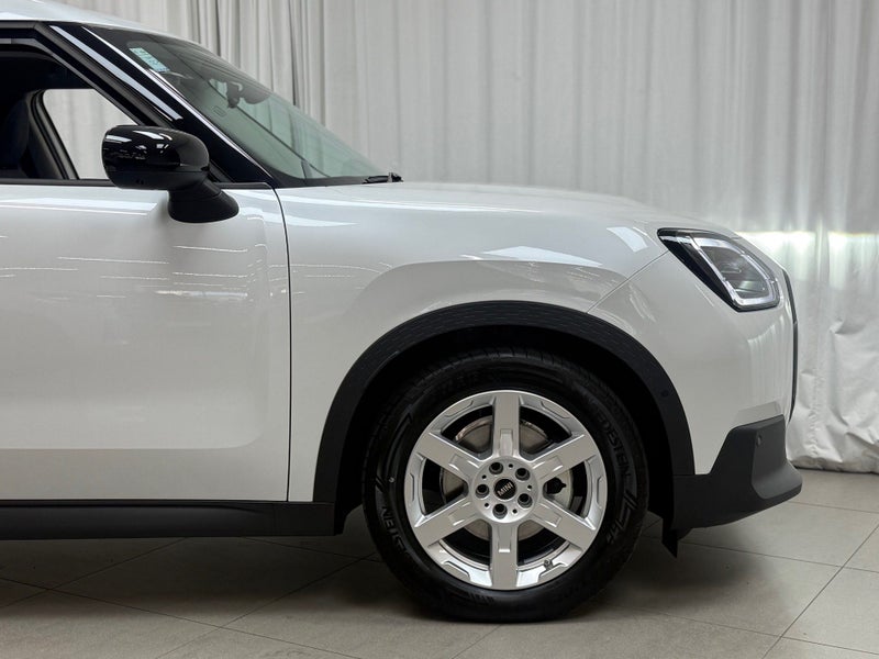 2025 MINI Countryman Countryman E image 3