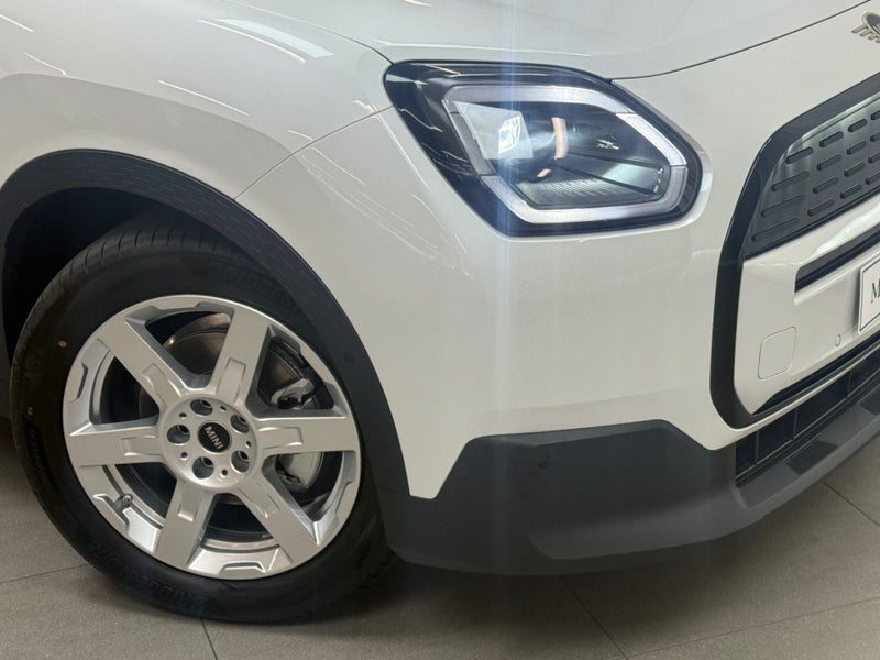 2025 MINI Countryman Countryman E Classic image 2