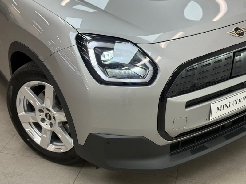 2025 MINI Countryman Countryman E Classic image 2