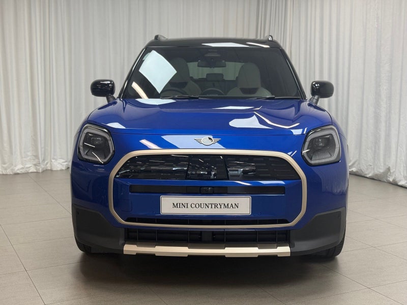 2025 MINI Countryman Countryman E Favoured image 3