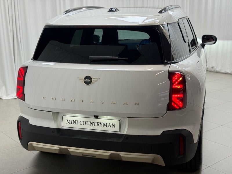 2025 MINI Countryman Countryman E Favoured image 4
