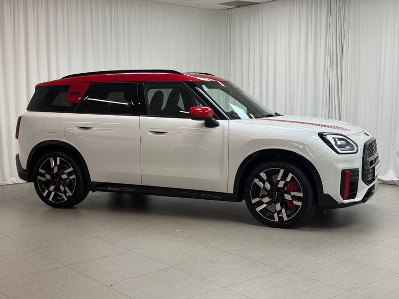 2025 MINI Countryman Countryman JCW ALL4 Favoured image 3