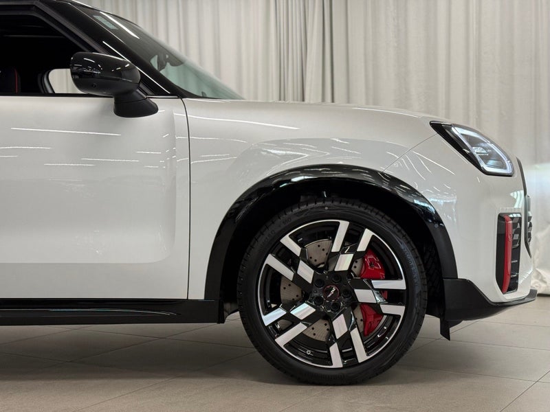 2025 MINI Countryman Countryman JCW ALL4 Favoured image 2