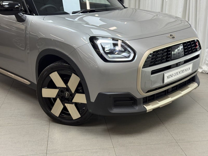 2025 MINI Countryman Countryman S ALL4 Favoured image 2
